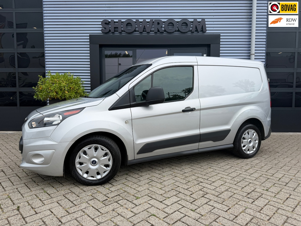Ford Transit Connect - 1.0 Ecoboost L1 Trend BENZINE|TREKHAAK|STOELVERWARMING - AutoWereld.nl