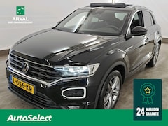 Volkswagen T-Roc - 1.5 TSI 150pk Automaat Sport Business R Line | Panoramadak | Executive | 18" Velgen | CarP