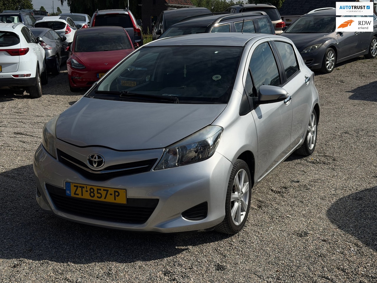 Toyota Yaris - 1.3 VVT-i Aspiration Automaat Airco Leer Camera Nette Auto - AutoWereld.nl