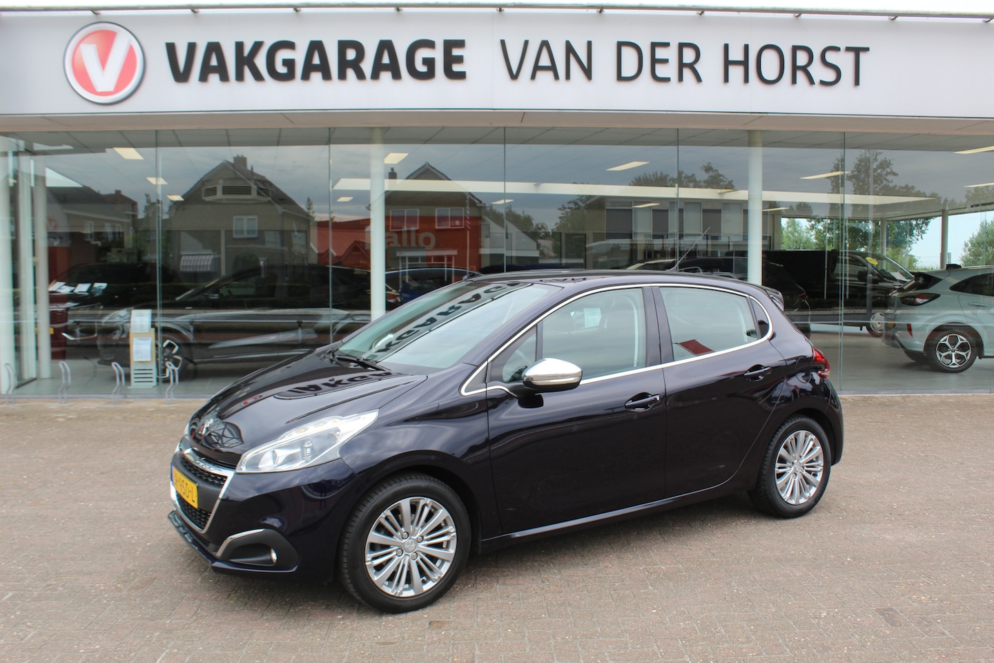Peugeot 208 - 1.2 PureTech Allure 1.2 PureTech Allure , 5 deurs , Slechts 58000km NAP Climate control , Cruise control ,Navi - AutoWereld.nl