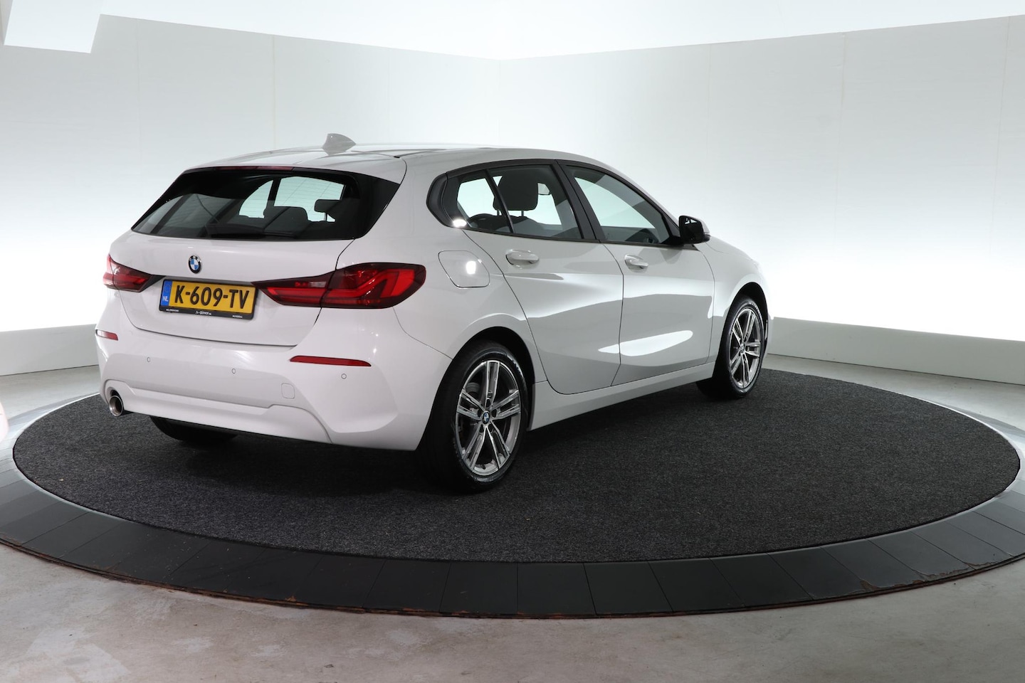 BMW 1-serie - 116i Executive Edition | CARPLAY | CLIMA | NAVI | - AutoWereld.nl