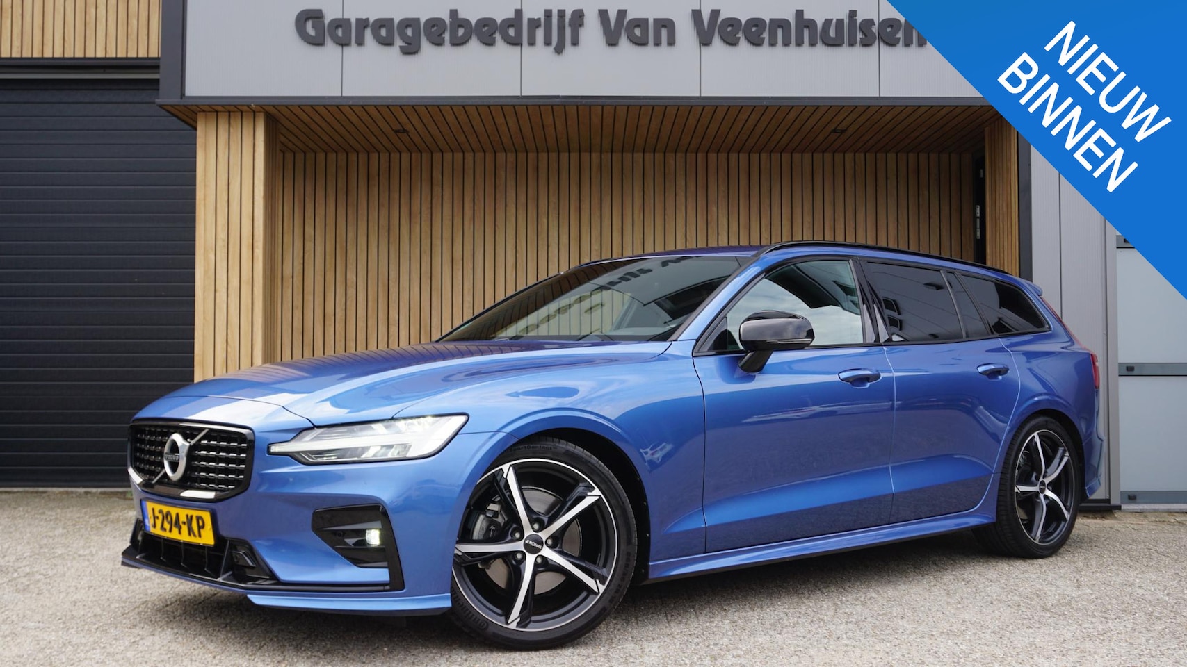 Volvo V60 - 2.0 163pk B3 R-Design Leder 19inch LM Stoel/Stuurwiel VW. Trekhaak Keyless LED Adaptive Cr - AutoWereld.nl