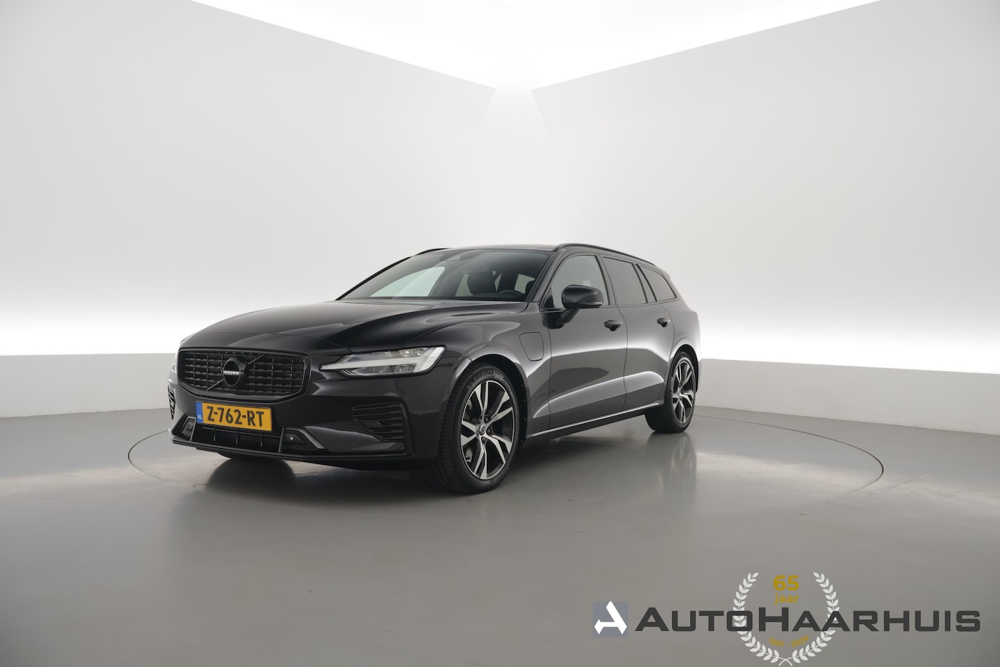 Volvo V60 - 2.0 T6 Recharge AWD R-Design | Rijklaar | Elek. Trekhaak | Bliss | Harman/Kardon | Memory+ - AutoWereld.nl