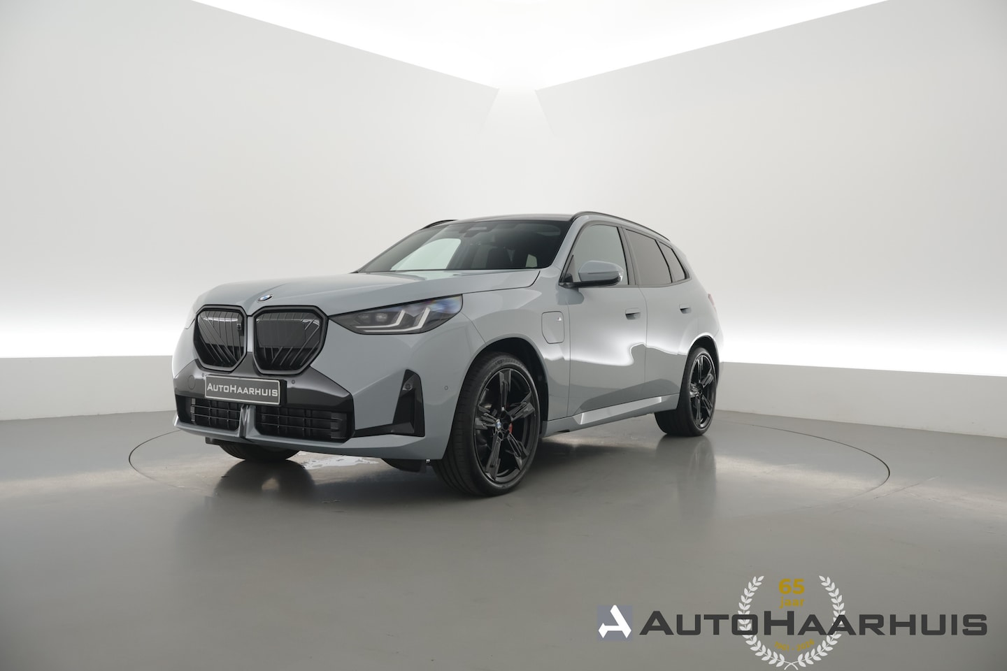 BMW X3 - 30e xDrive M-Sport Pro | Rijklaar! | Elek. Trekhaak | Pano | Widescreen | Shadowline | HUD - AutoWereld.nl