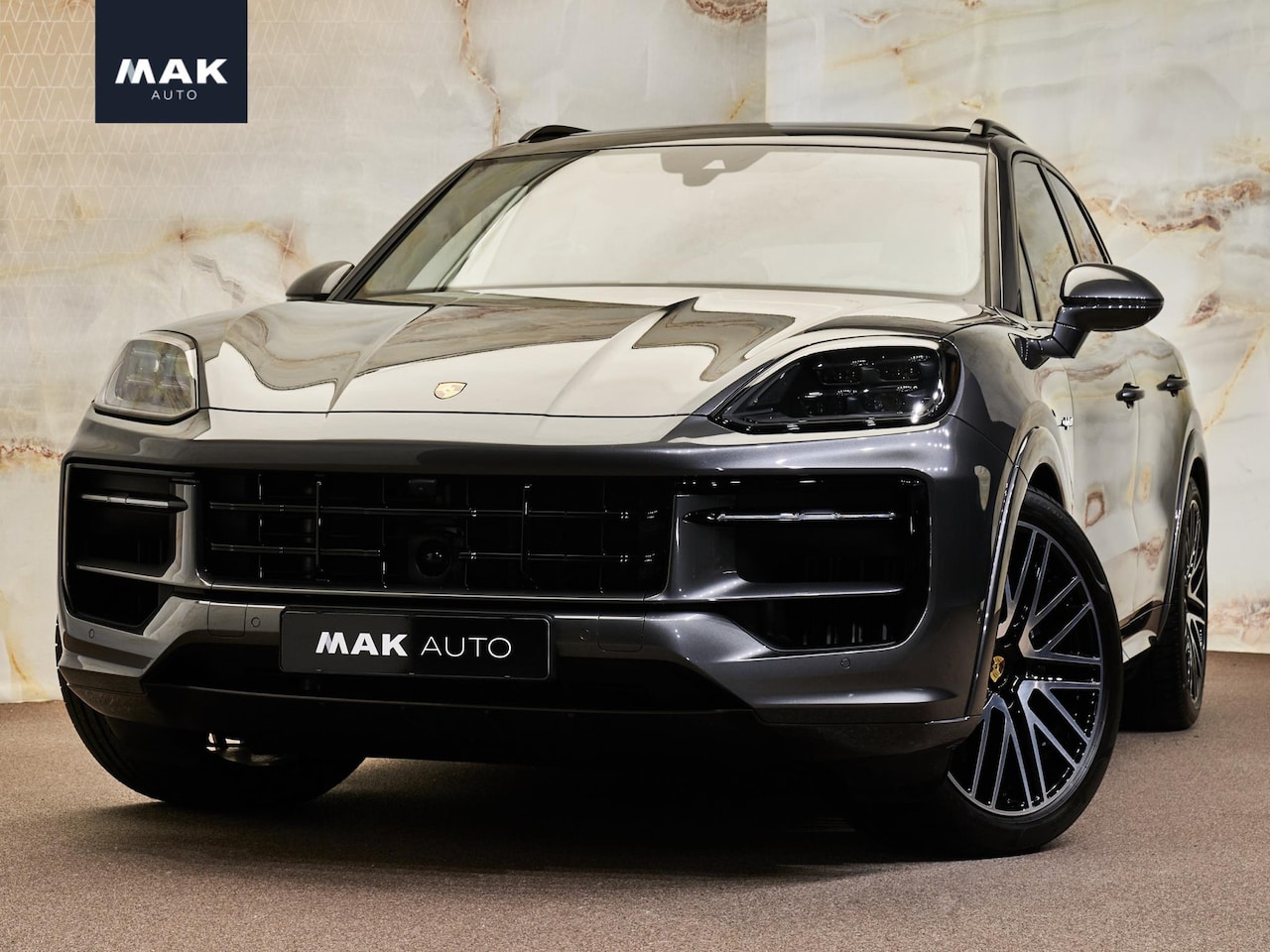 Porsche Cayenne - 3.0 E-Hybrid 3.0 E-Hybrid , Rear Seat Entertainment, pano, PDCC, SportDesign, 4W-best, Bose, luchtv., m - AutoWereld.nl