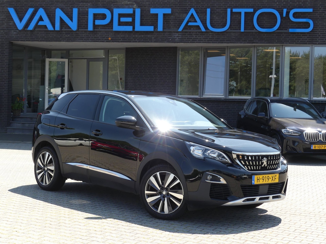 Peugeot 3008 - 1.2 130PK PureTech EAT-8 Blue Lease Premium Avantage - AutoWereld.nl