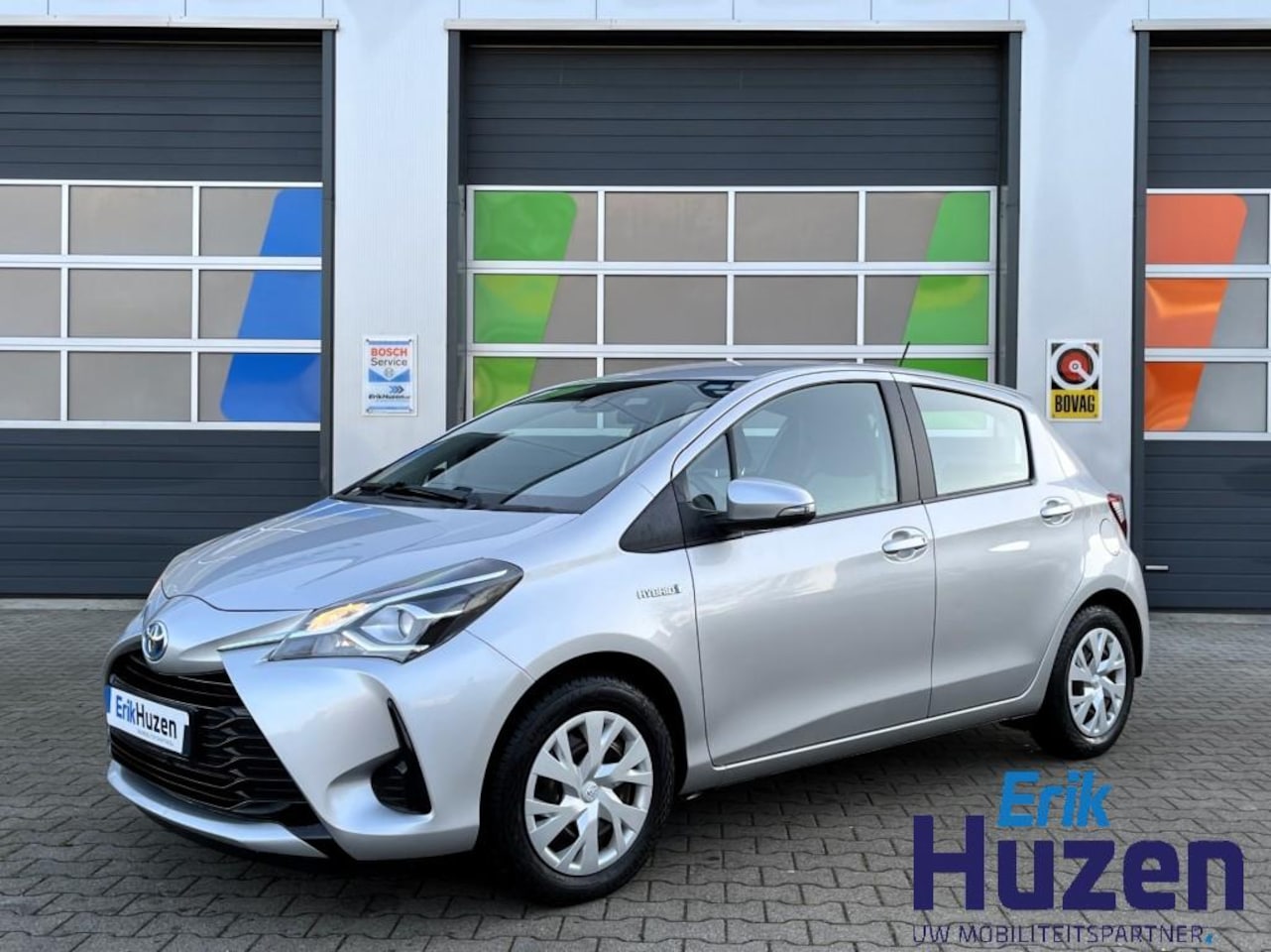 Toyota Yaris - 1.5 HYB. ASPIRATION / Bluetooth / Achteruitrij camera / NIEUWE APK / Rijklaar! - AutoWereld.nl