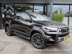 Toyota HiLux - 2.8 D-4D X-TRA CAB INVINCIBLE A/T 4WD VAN