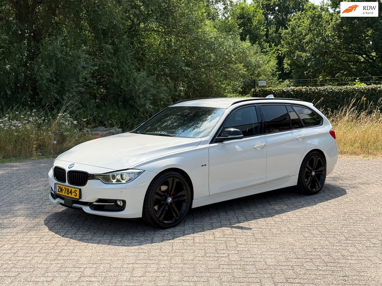 BMW 3-serie Touring - 320i High Executive AUTOMAAT I LED I NAVI I VOLL ONDERHOUD - AutoWereld.nl