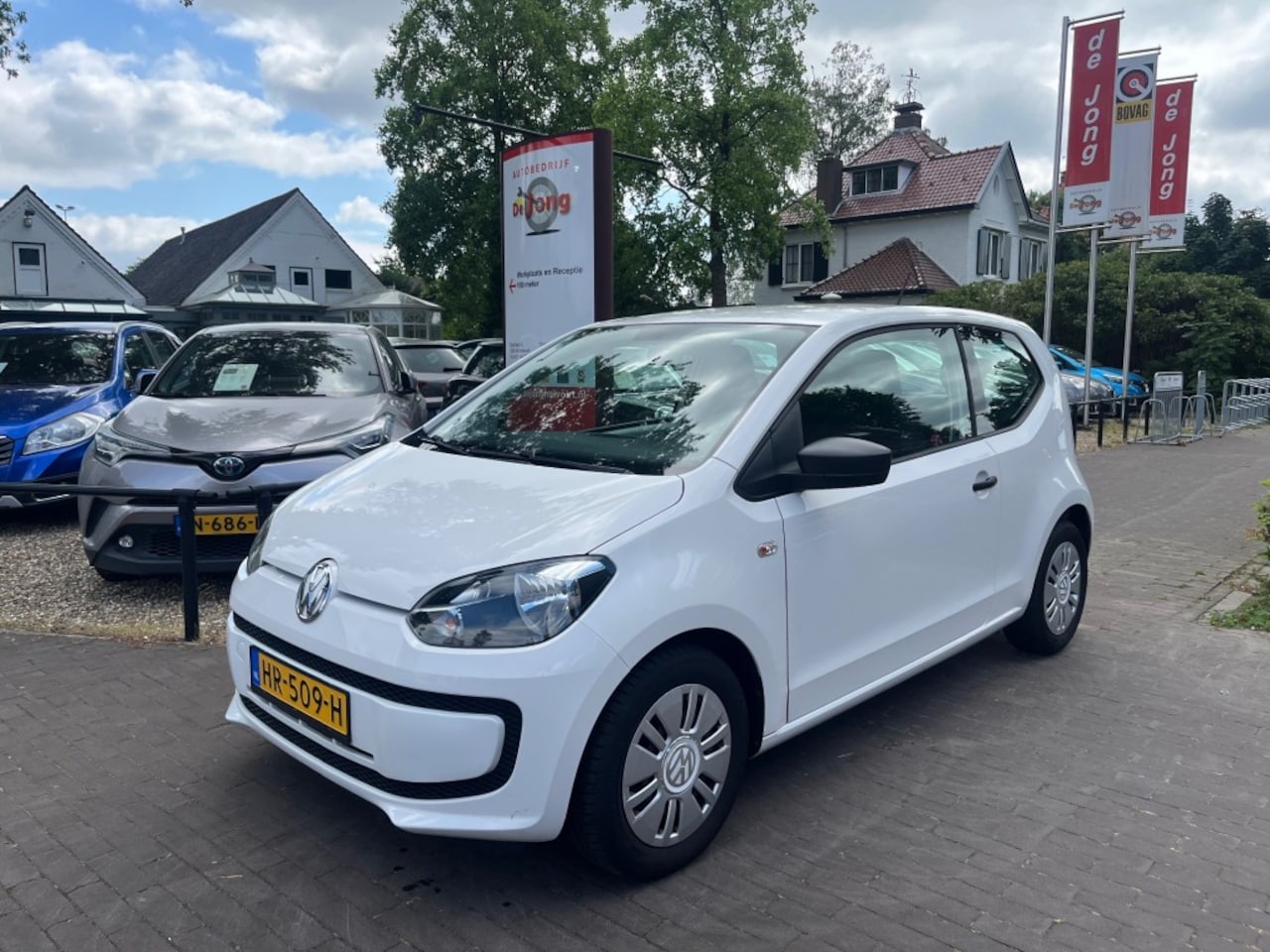 Volkswagen Up! - 1.0 TAKE UP! BLUEM. / AIRCO / RADIO-CD / STUURBEKRACHTIGING - AutoWereld.nl