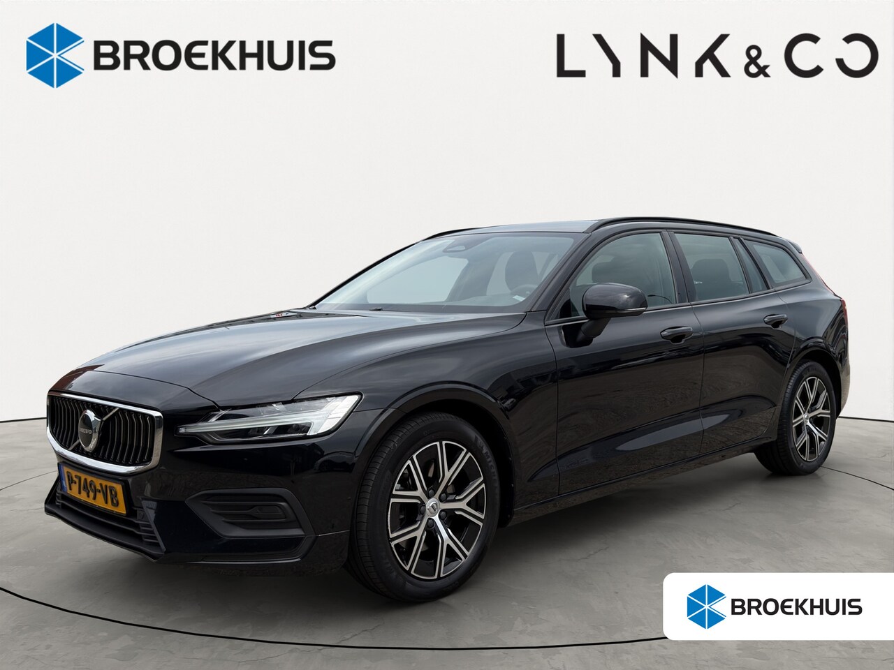 Volvo V60 - 2.0 B3 Essential | Cruise control | Comfortstoelen | Rijstrooksensor met correctie | - AutoWereld.nl