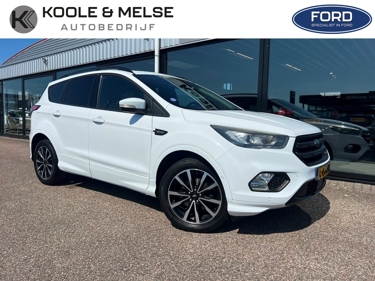 Ford Kuga - 1.5 EcoBoost 150PK 2WD ST Line ,Panodak , Trekhaak , Carplay - AutoWereld.nl
