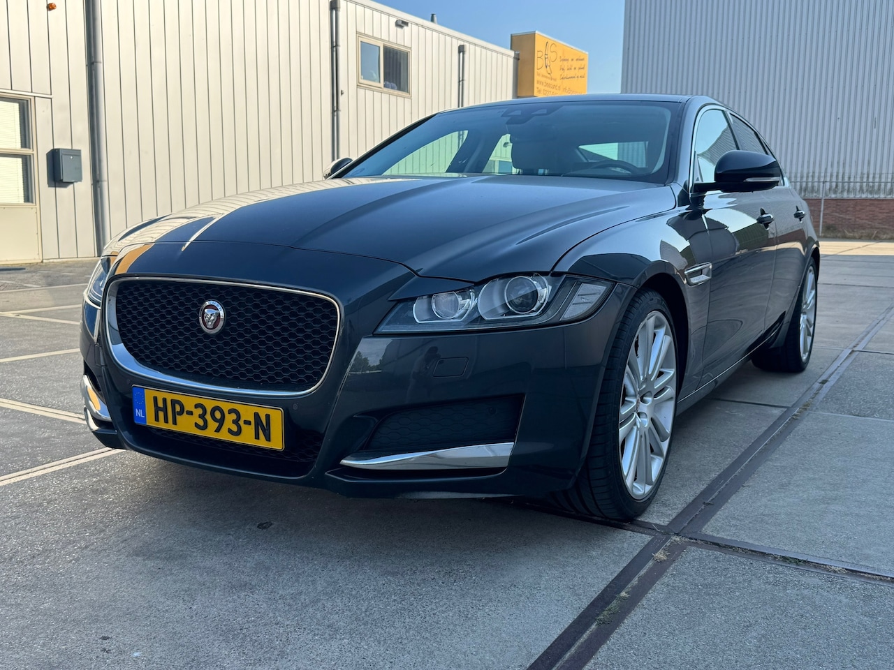 Jaguar XF Portfolio - 2.0d CHAIN MAKE NOICE!!! - AutoWereld.nl