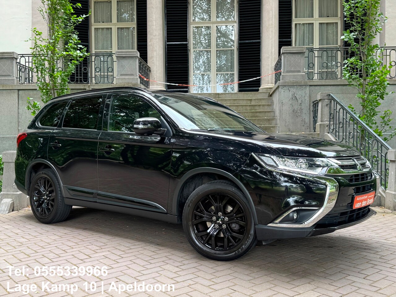 Mitsubishi Outlander - 2.0 4WD Instyle Automaat 7Persoons Sch-Dak Carplay Navi Climate Cruise Ctr Afn Trekhaak St - AutoWereld.nl