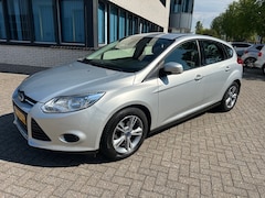 Ford Focus - 1.0 EcoB. Edition NAVI CRUISE PDC NAP