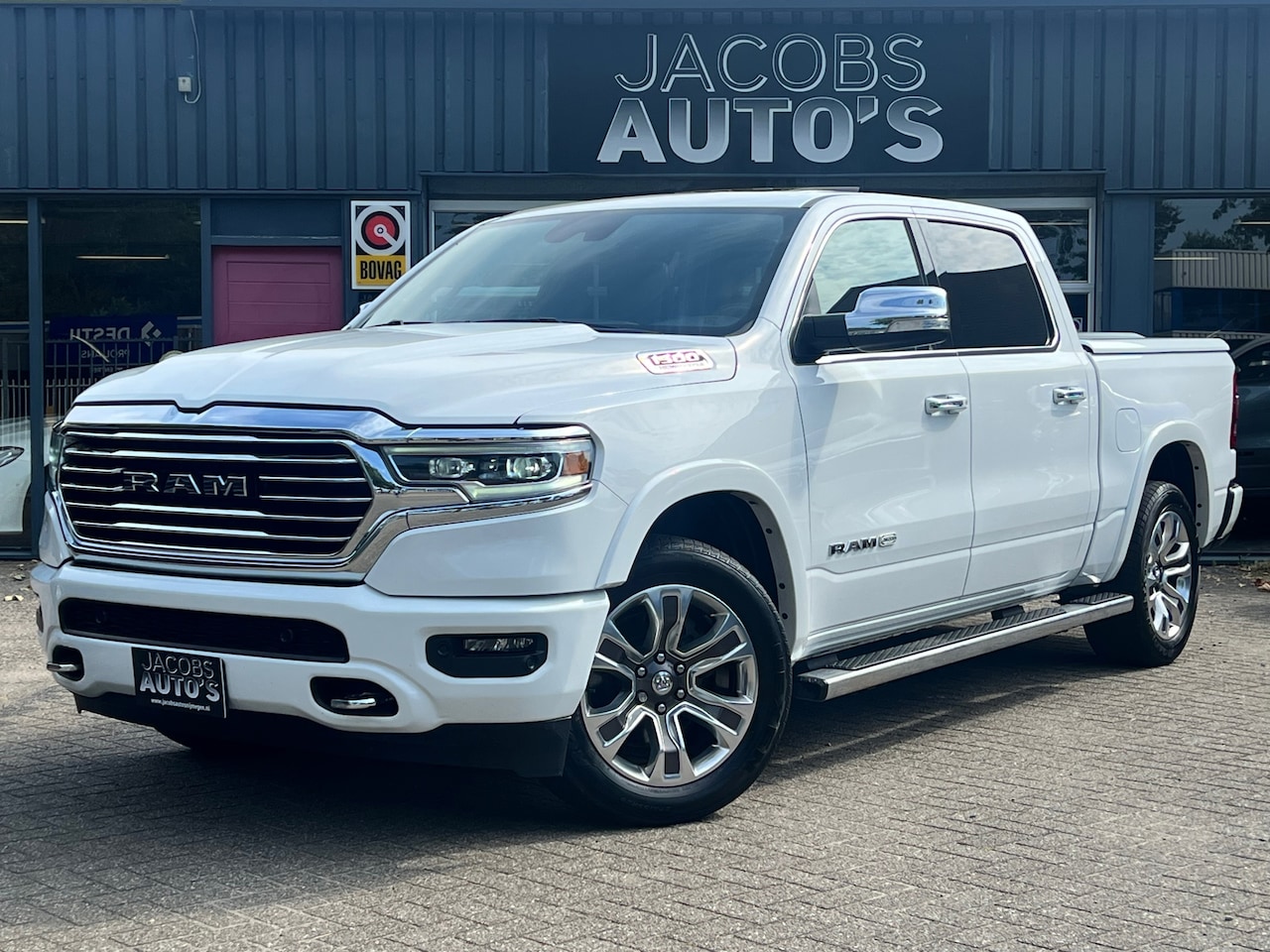 Dodge Ram 1500 - 5.7 V8 4x4 Crew Cab Longhorn 5.7 V8 4x4 Crew Cab Longhorn - AutoWereld.nl