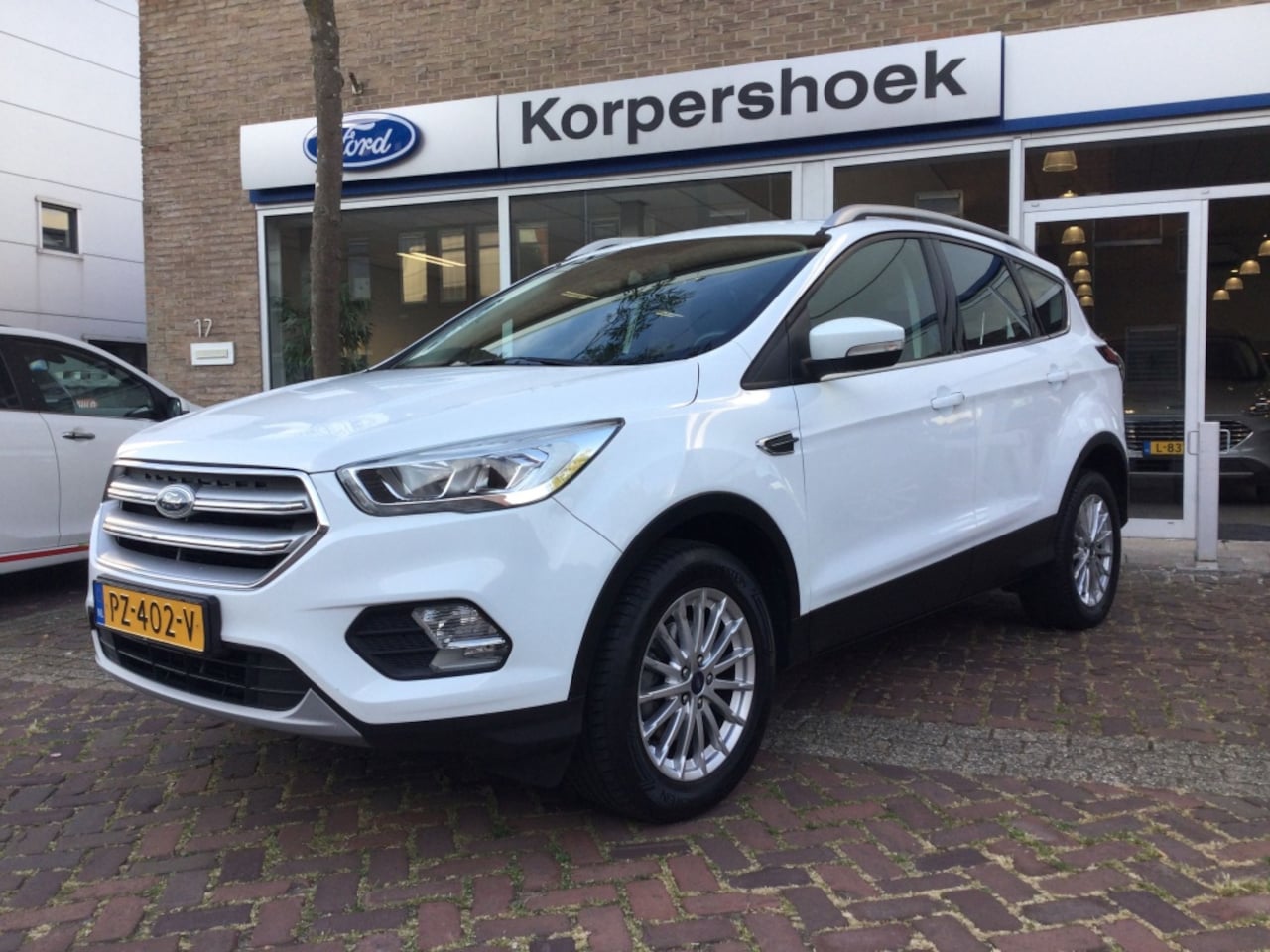 Ford Kuga - 1.5 EcoB. 150 pk Trend Ult. | Trekhaak - AutoWereld.nl