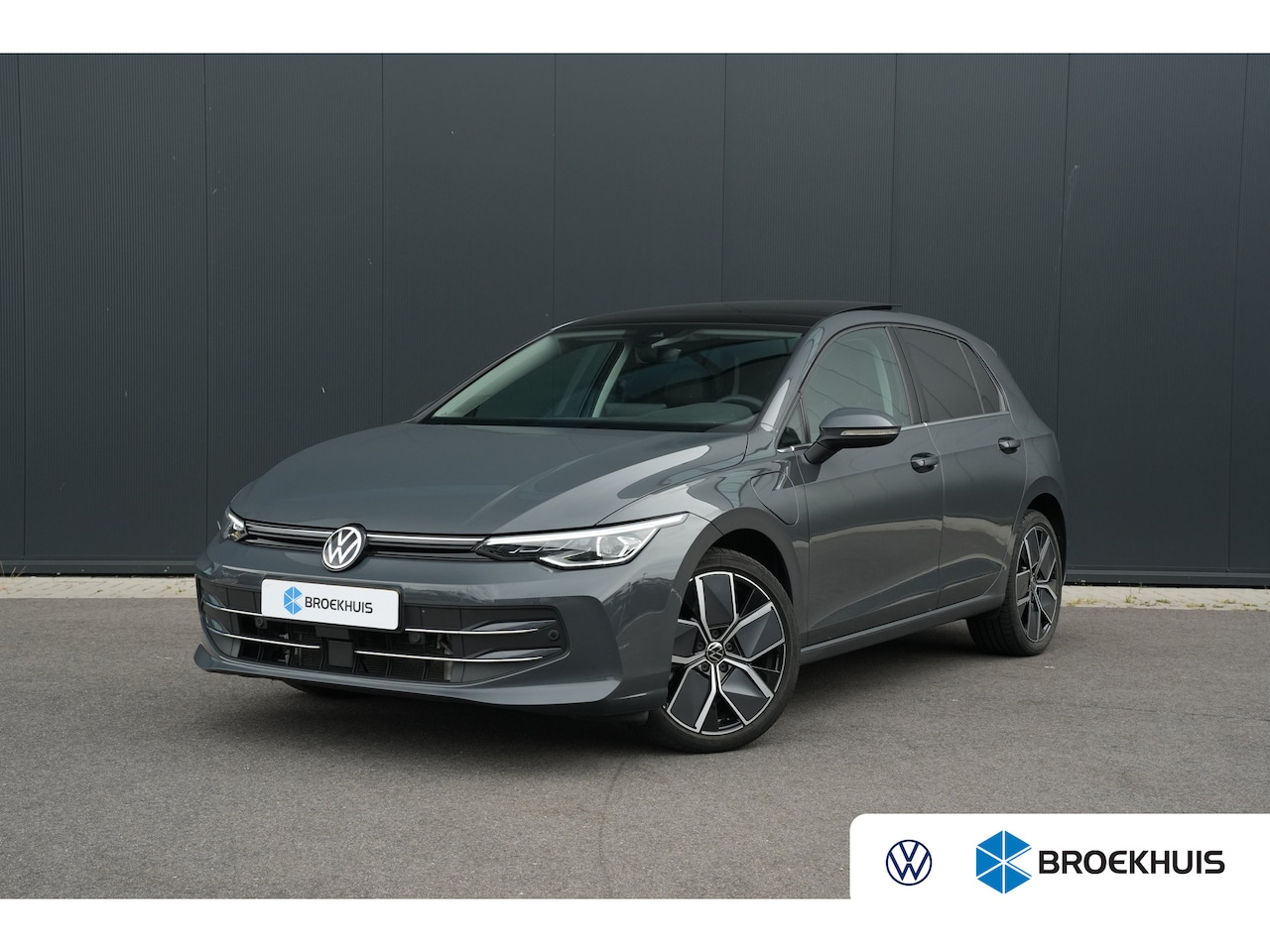 Volkswagen Golf - 1.5 eHybrid Style Edition | Panorama | Camera | IQ. Light | Dode Hoek Detectie | - AutoWereld.nl