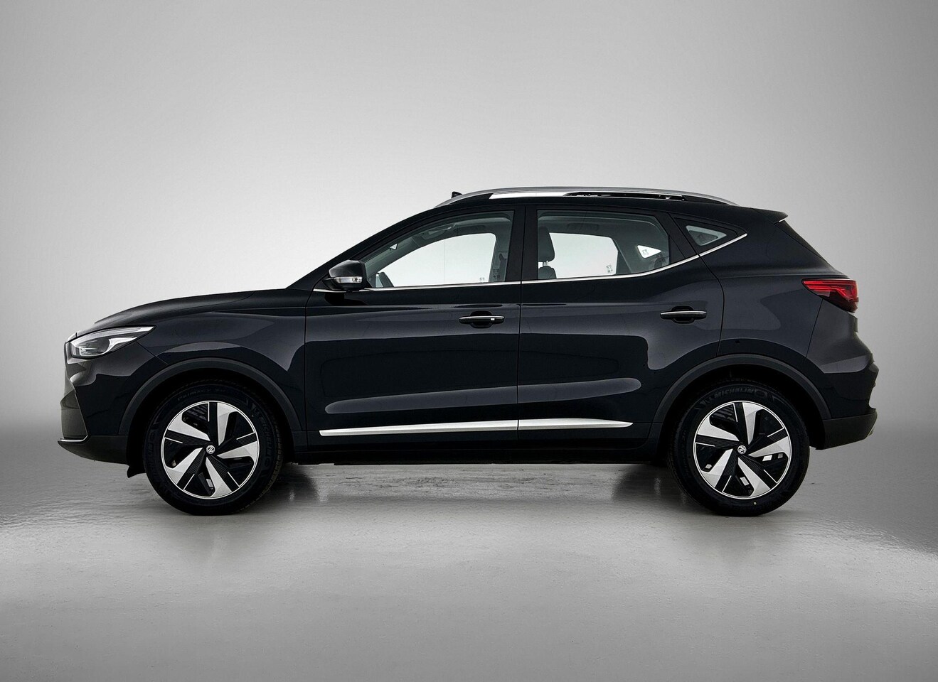 MG ZS - Long Range Luxury 70 kWh | 1-FASE | 1e-EIG. | WLTP 440 KM | Panorama/Schuif-Kanteldak | 1 - AutoWereld.nl