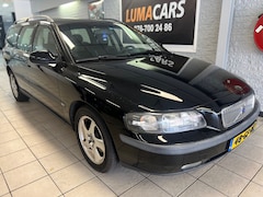 Volvo V70 - 2.4 | Nieuwe APK | Cruise | Airco | Trekhaak |