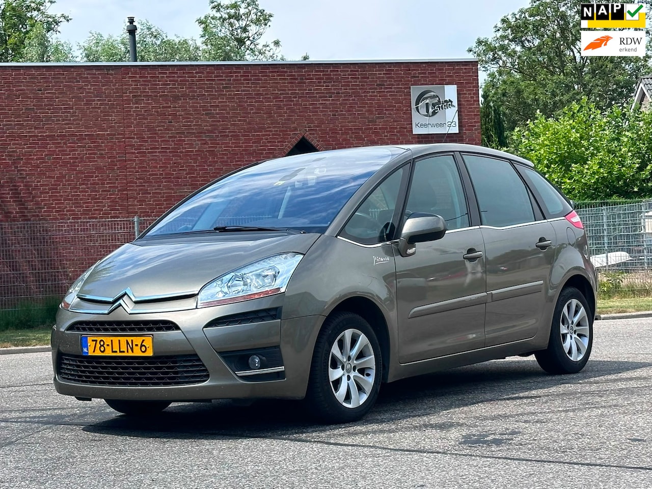 Citroën C4 Picasso - 1.6 THP Business EB6V 5p. Automaat*Navigatie*Trekhaak*Dealer onderhouden*Cruise*Clima*LM v - AutoWereld.nl