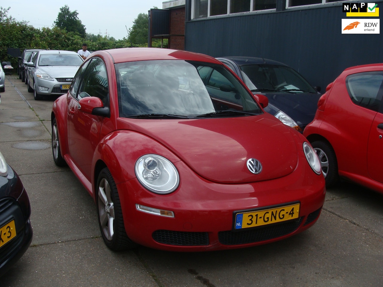 Volkswagen New Beetle - 2.0 Highline airco elek pak nap apk - AutoWereld.nl