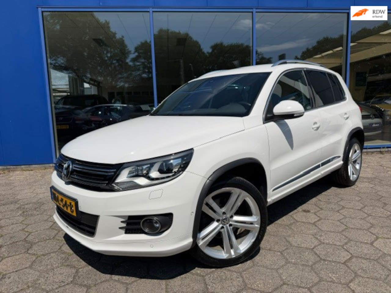 Volkswagen Tiguan - 2.0 TSI Sport&Style 4Motion DSG R-line - AutoWereld.nl