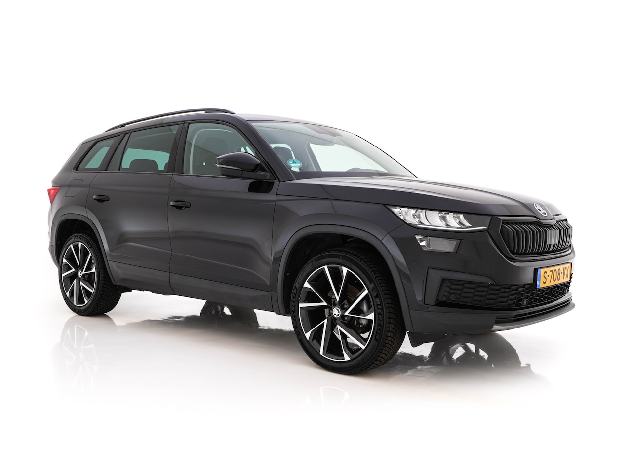 Skoda Kodiaq - 1.5 TSI Business Edition (INCL-BTW) *LEATHER-FABRIC | FULL-LED | DIGI-COCKPIT | CAMERA | K - AutoWereld.nl