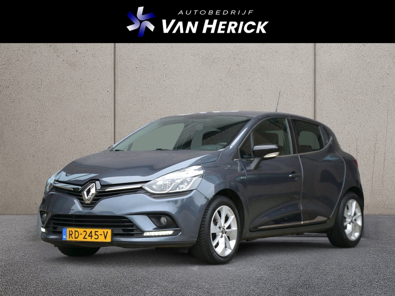 Renault Clio - 0.9 TCe Limited 90PK | Cruise Control | Navigatie | Parkeersensoren - AutoWereld.nl