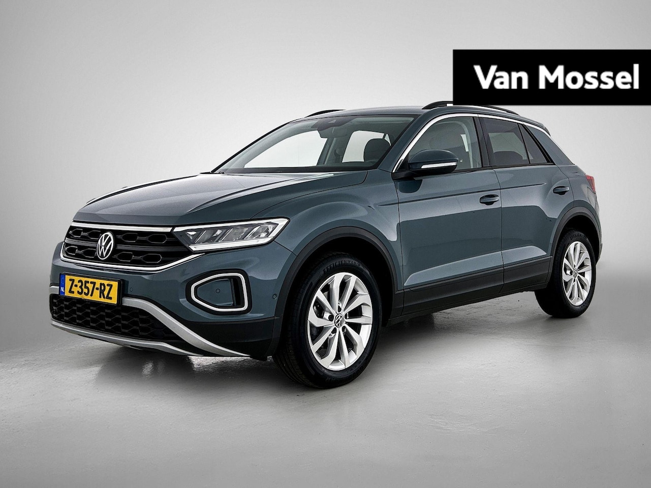 Volkswagen T-Roc - 1.5 TSI Life Business | 150 PK | Climatronic (Automatische Airco) | Parkeersensoren | Trek - AutoWereld.nl
