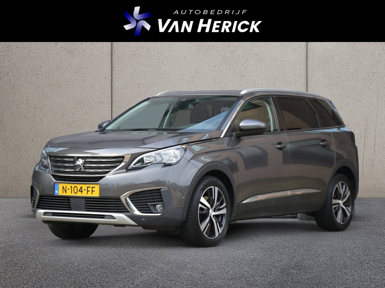 Peugeot 5008 - 1.2 PureTech 130PK GT-Line | Panoramadak | Trekhaak | Achteruitrijcamera - AutoWereld.nl