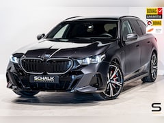 BMW 5-serie Touring - 550e xDrive|Full|B&W|Fiscaal aantrekkelijk