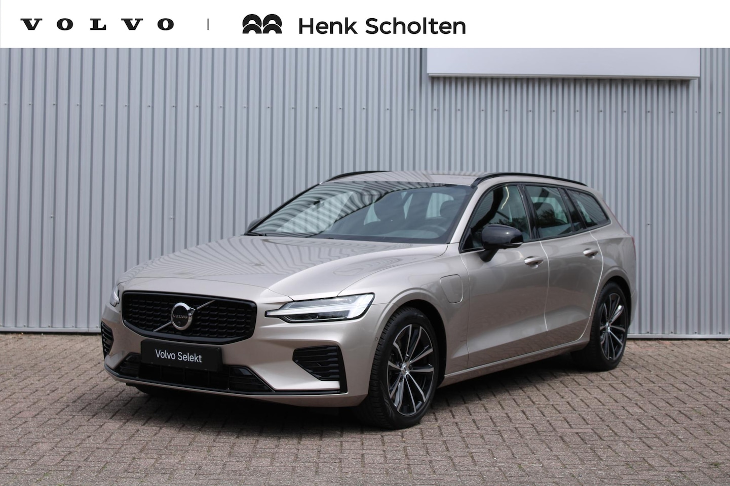 Volvo V60 - 2.0 T8 Plug-in hybrid AWD Plus Dark - AutoWereld.nl