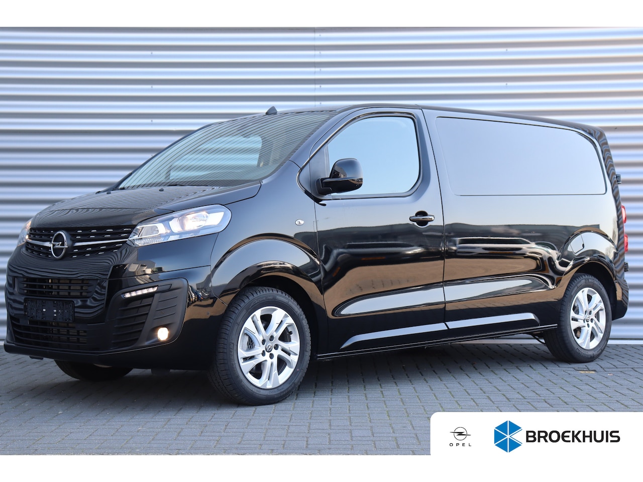 Opel Vivaro - 2.0D 180PK L2H1 INNOVATION AUTOMAAT NAVI / CLIMA / FULL-LED / 17" LMV / CAMERA / 1E EIGENA - AutoWereld.nl