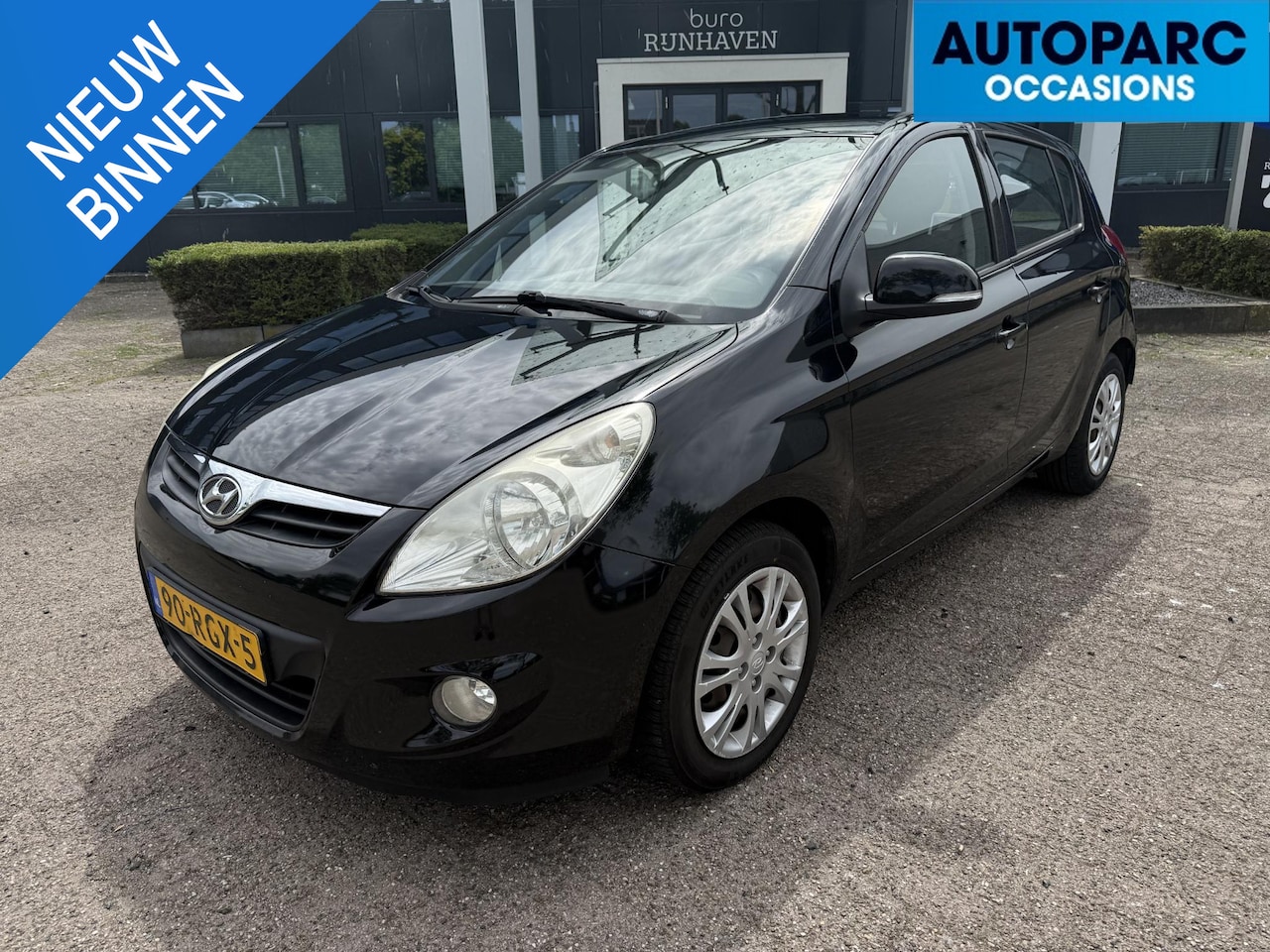 Hyundai i20 - 1.2i i-Motion AIRCO, TREKHAAK, ELECTR RAMEN EN SPIEGELS, RIJDT PRIMA, SCHAAFPLEKJE LINKS A - AutoWereld.nl
