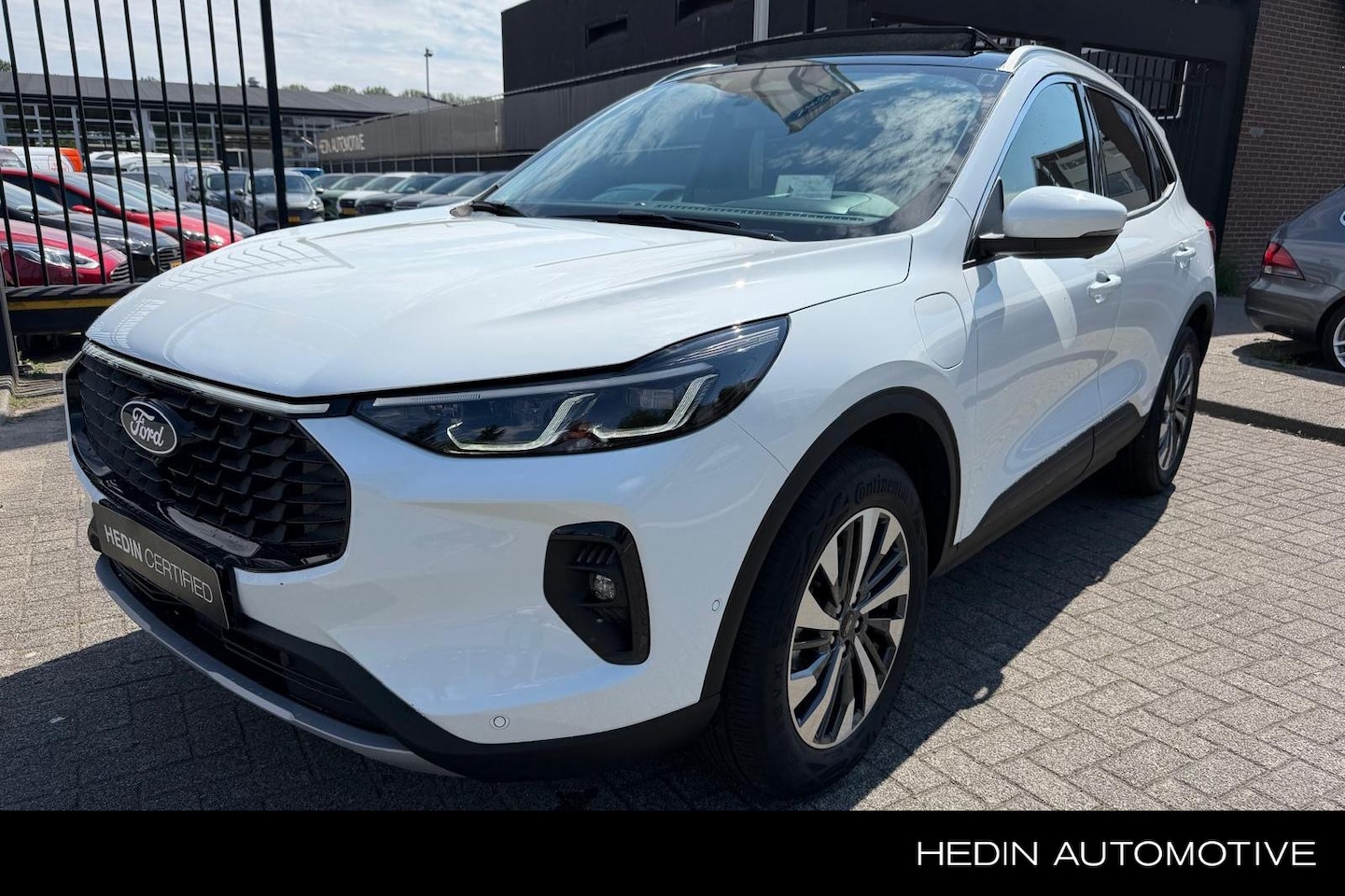 Ford Kuga - 2.5 PHEV Titanium | Driver assistent pack | Winter pack | Panorama dak | Adaptieve koplamp - AutoWereld.nl