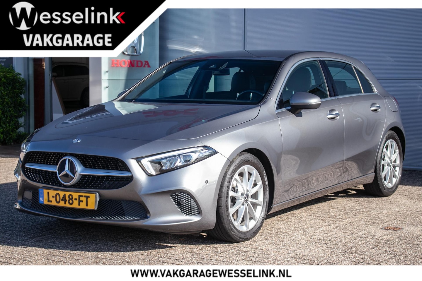 Mercedes-Benz A-klasse - 200 Premium Plus Automaat - Navi | Camera | Stoelverwarming | Sfeerverlichting - AutoWereld.nl