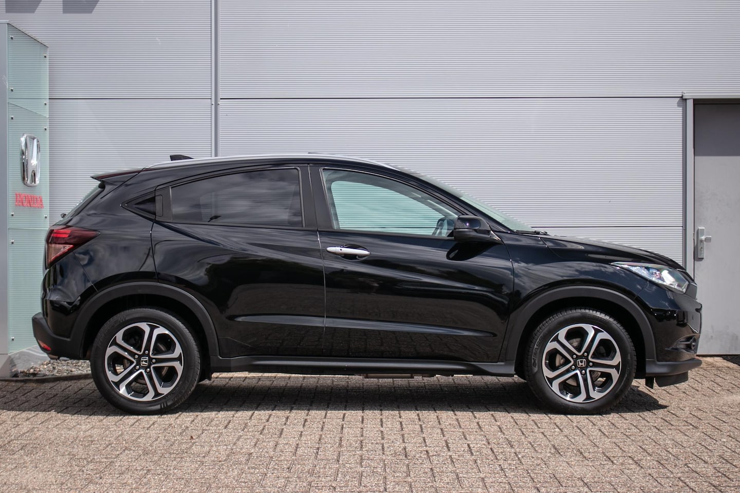 Honda HR-V - 1.5 i-VTEC Executive - Dealerond. | Schuif/kanteldak | Cruise | Cam. - AutoWereld.nl