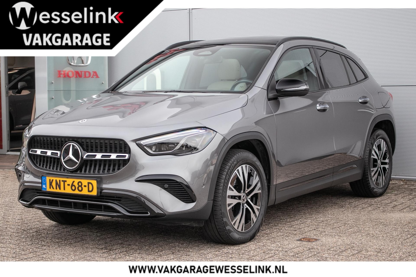 Mercedes-Benz GLA-Klasse - 250 e Luxury Line - Schuif/-kanteldak | Wegkl. Trekhaak | Beige leer | Memory - AutoWereld.nl