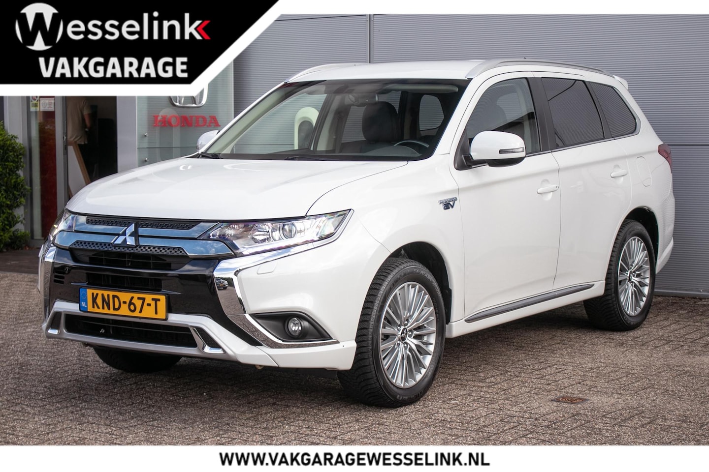 Mitsubishi Outlander - 2.4 PHEV Intense+ -Afn. trekhaak | Elec. stoel | Nav | Stoelverw. | Cam - AutoWereld.nl