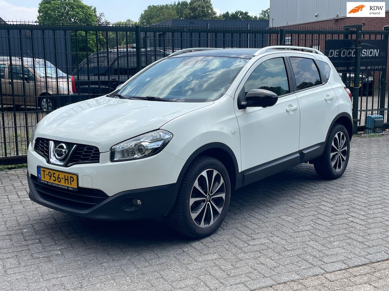 Nissan Qashqai - 1.6 Connect Edition 360 camera, Pan dak - AutoWereld.nl