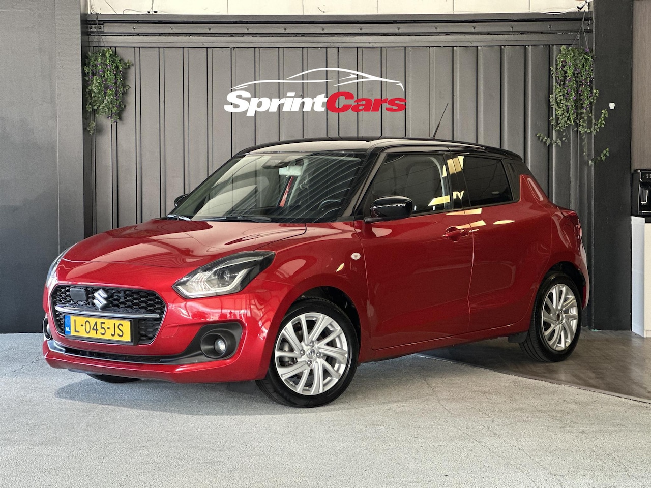 Suzuki Swift - 1.2 Select Smart Hybrid | Achteruitrijcamera | Stoelverwarming | Carplay | Airco | LMV 16 - AutoWereld.nl