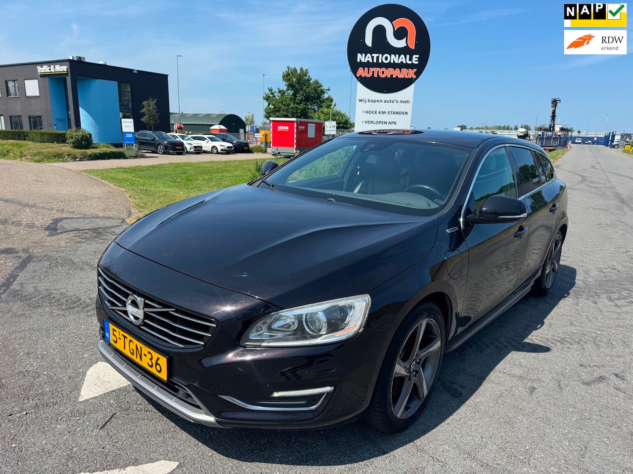 Volvo V60 - 2014 * 2.4 D6 AWD Plug-In Hybrid Summum * APK * TOP CAR - AutoWereld.nl