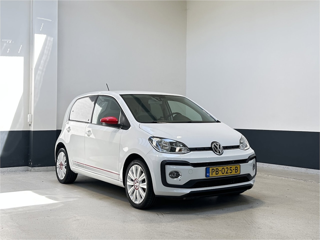 Volkswagen Up! - 1.0 TSI BMT up! beats |Airco| Stoelverwarming | Bluetooth | NL| - AutoWereld.nl