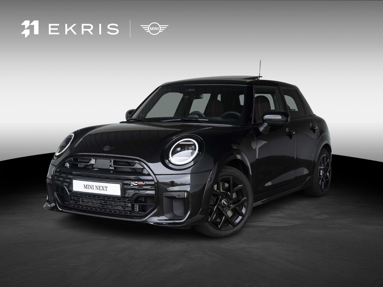 MINI 5-Deurs - Cooper C John Cooper Works M-Pakket + Stoel & Stuurverwarming + Panoramadak + Comfort Acce - AutoWereld.nl