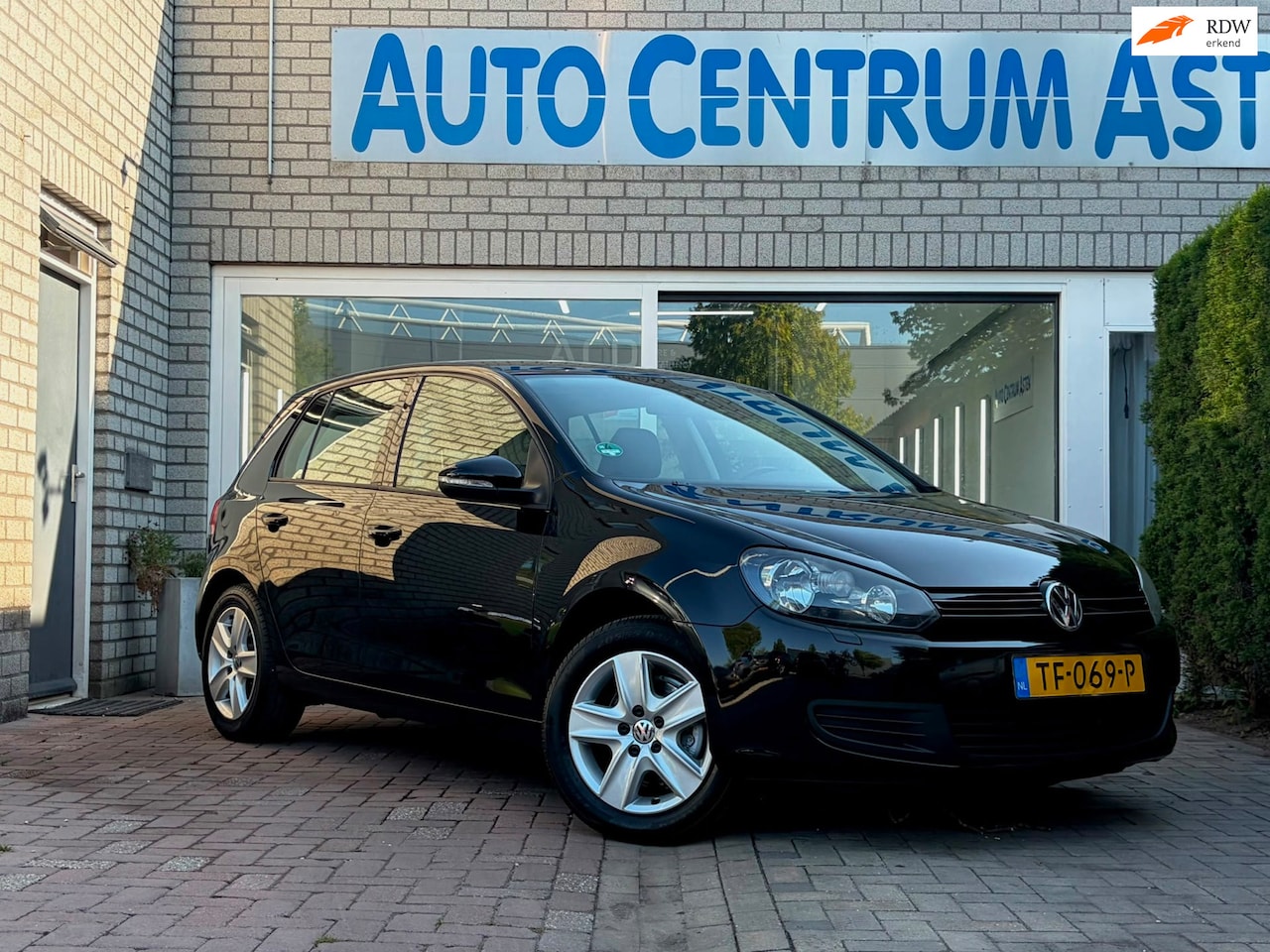 Volkswagen Golf - 1.6 Trendline Automaat - AutoWereld.nl