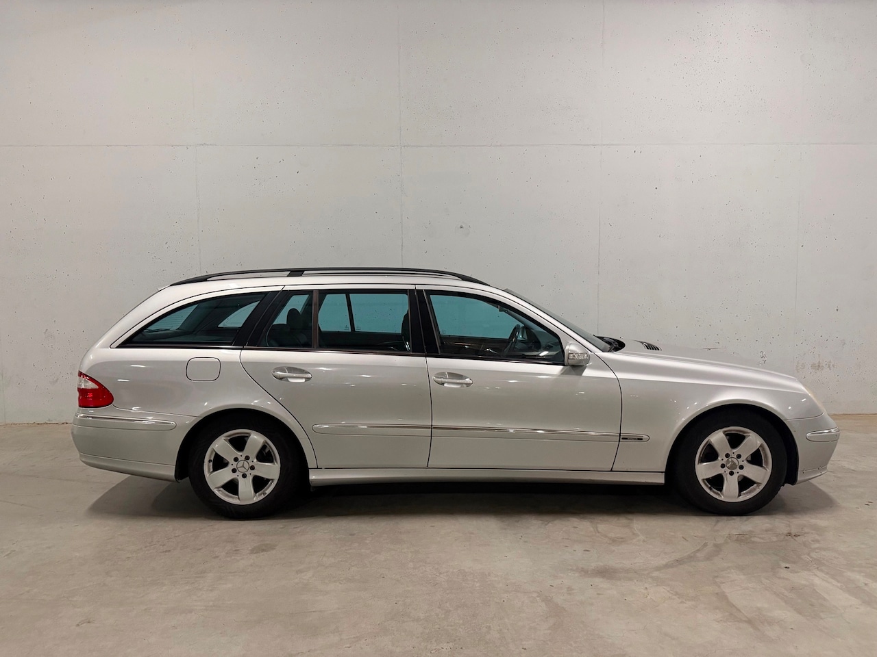 Mercedes-Benz E-klasse Combi - 200 K. Avantgarde Automaat Leer - AutoWereld.nl