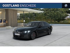 BMW i4 - eDrive35 M Sport / Achteruitrijcamera / Adaptieve LED / Stuurverwarming / Comfort Access /