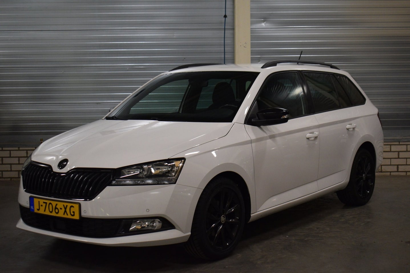 Skoda Fabia Combi - 1.0 TSI Sport Business + Sportstoelen|Navigatie|Android Auto|Carplay|Stoelverwarming|Parke - AutoWereld.nl