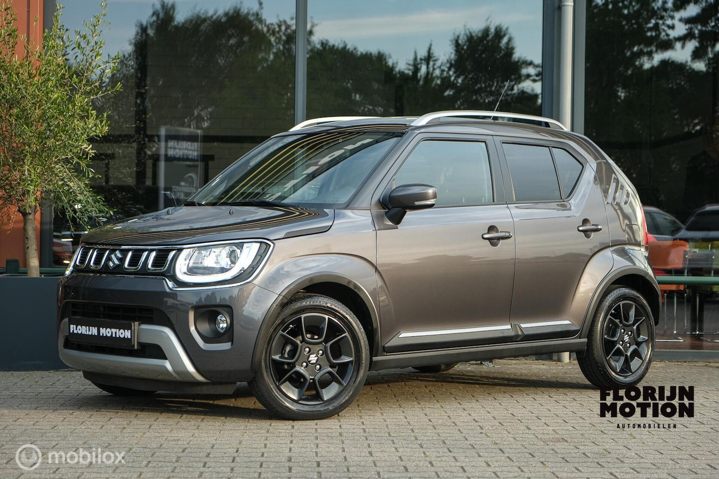 Suzuki Ignis - 1.2 Smart Hybrid Style | Camera | Cruise | Stoelverwarming | Automaat | Keyless entry & go - AutoWereld.nl